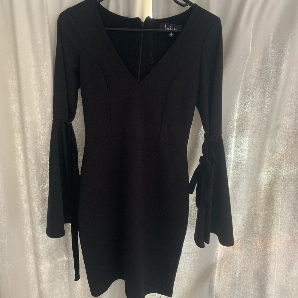 Lulus black above the knee dress